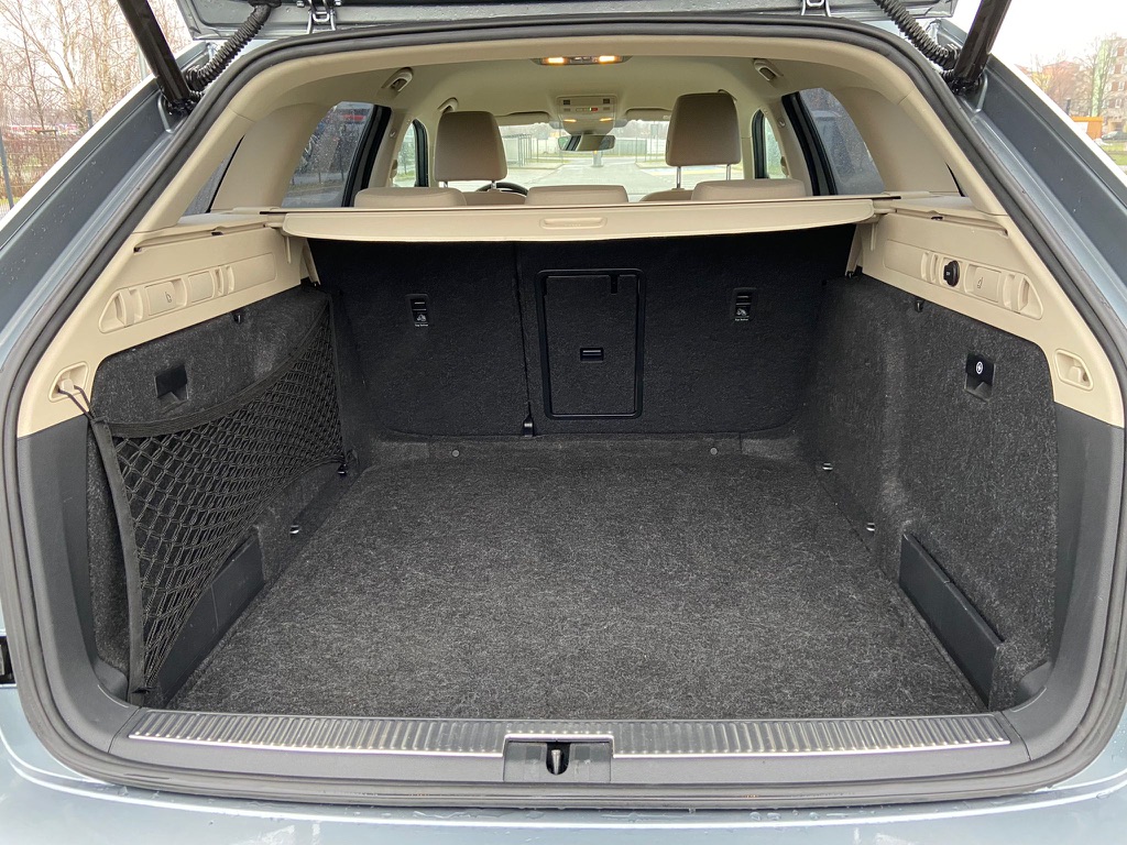 Skoda-Superb-Kombi-Ambition-9