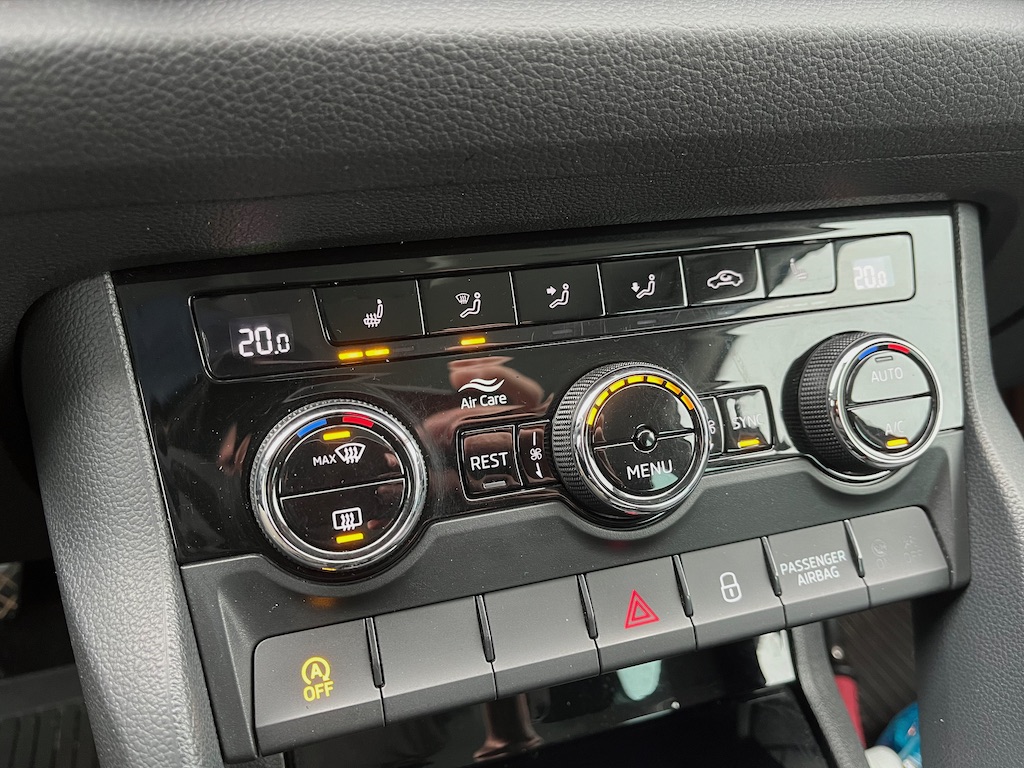 Skoda-Superb-Kombi-Ambition-8