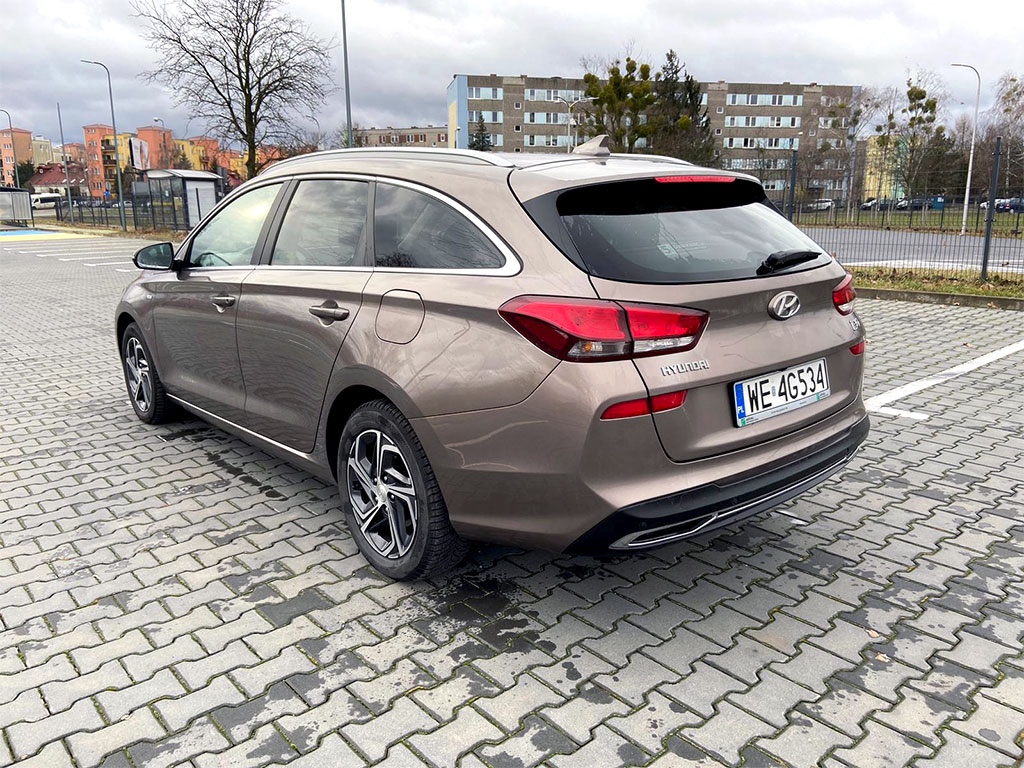 Skoda Superb Kombi Ambition 1